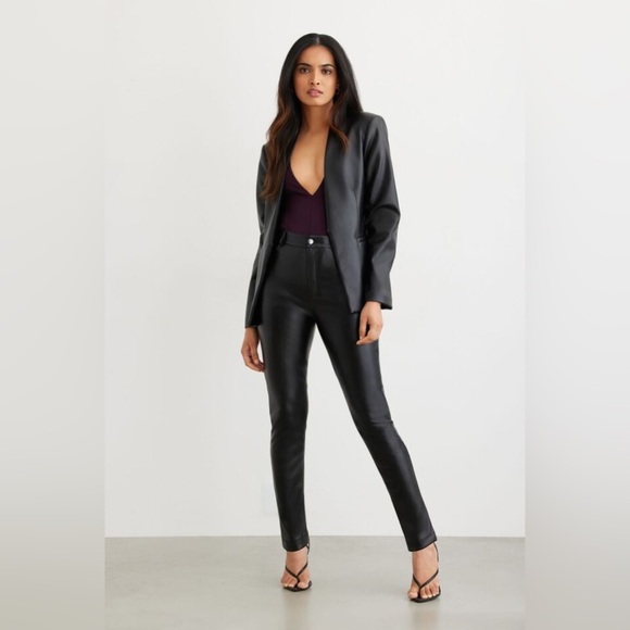 DYNAMITE | BNWT Sculpt long sleeve deep V neck body suit | size large - Picture 5 of 12